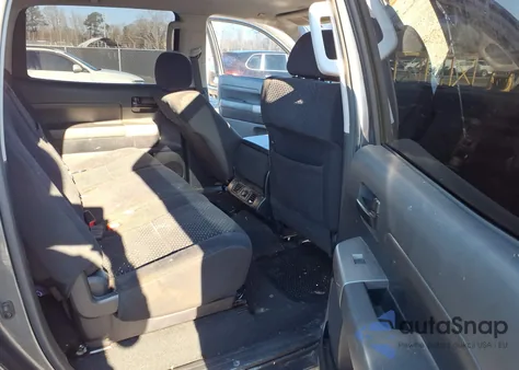 2010 Toyota Tundra Grade 5.7L V8 z USA, uszkodzony, nr VIN 5TFEY5F12AX090546